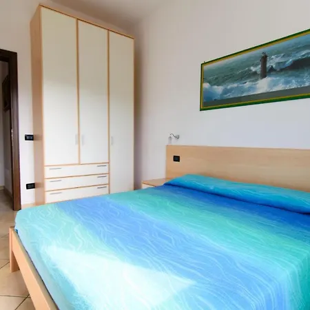 Golfo Azzurro Апартаменты *