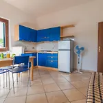 Golfo Azzurro 아파트 *
