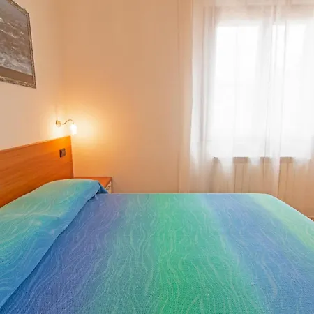 Golfo Azzurro 아파트 *